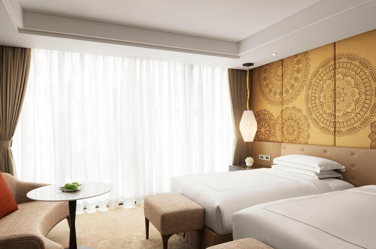 Taj Wellington Mews Chennai Hotel Kültér fotó
